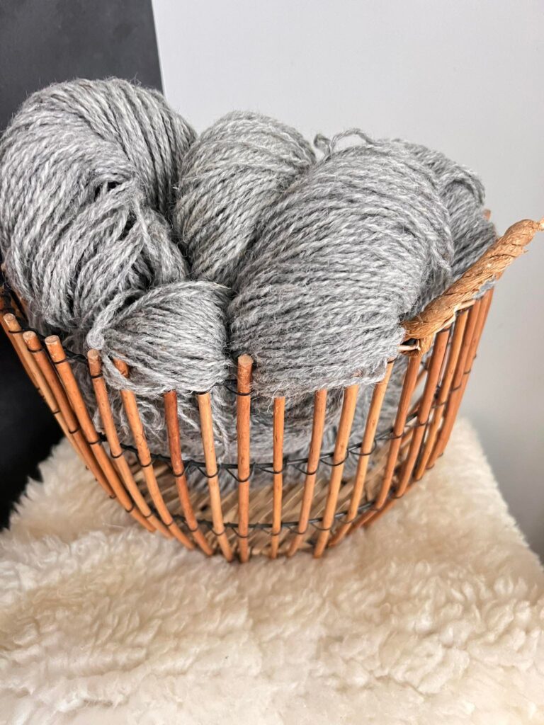 Premium Siberian Sheepskin Wool Yarn - Cozy & Luxurious