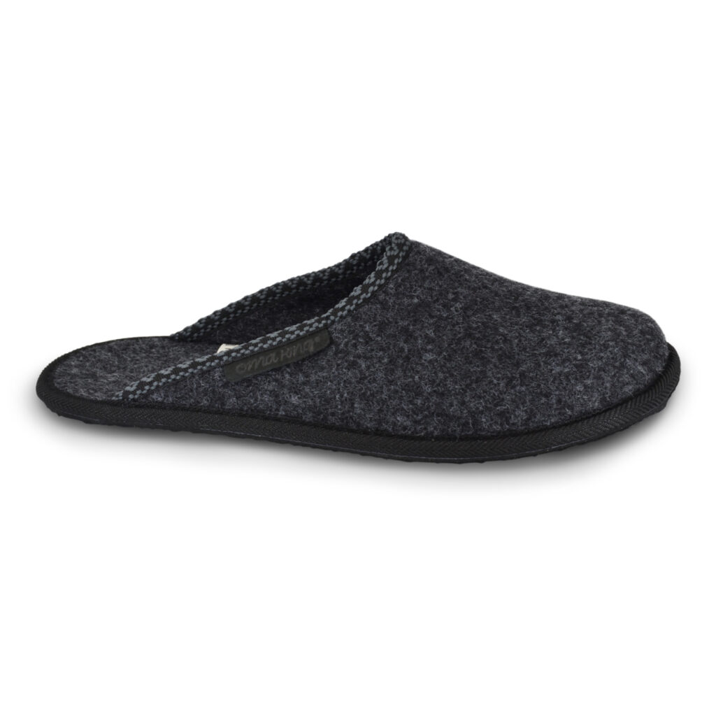 Cozy Black Wool Felt Slippers - Ultimate Comfort!