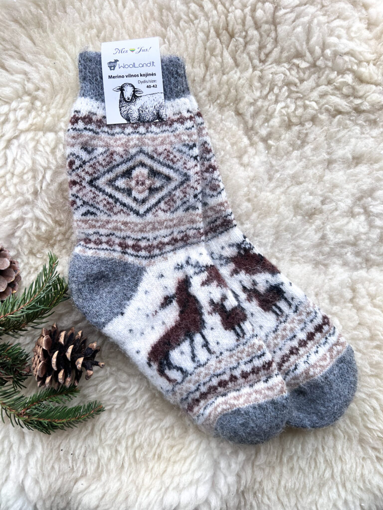 Cozy Merino Wool Socks with Deer Pattern – Warm & Stylish