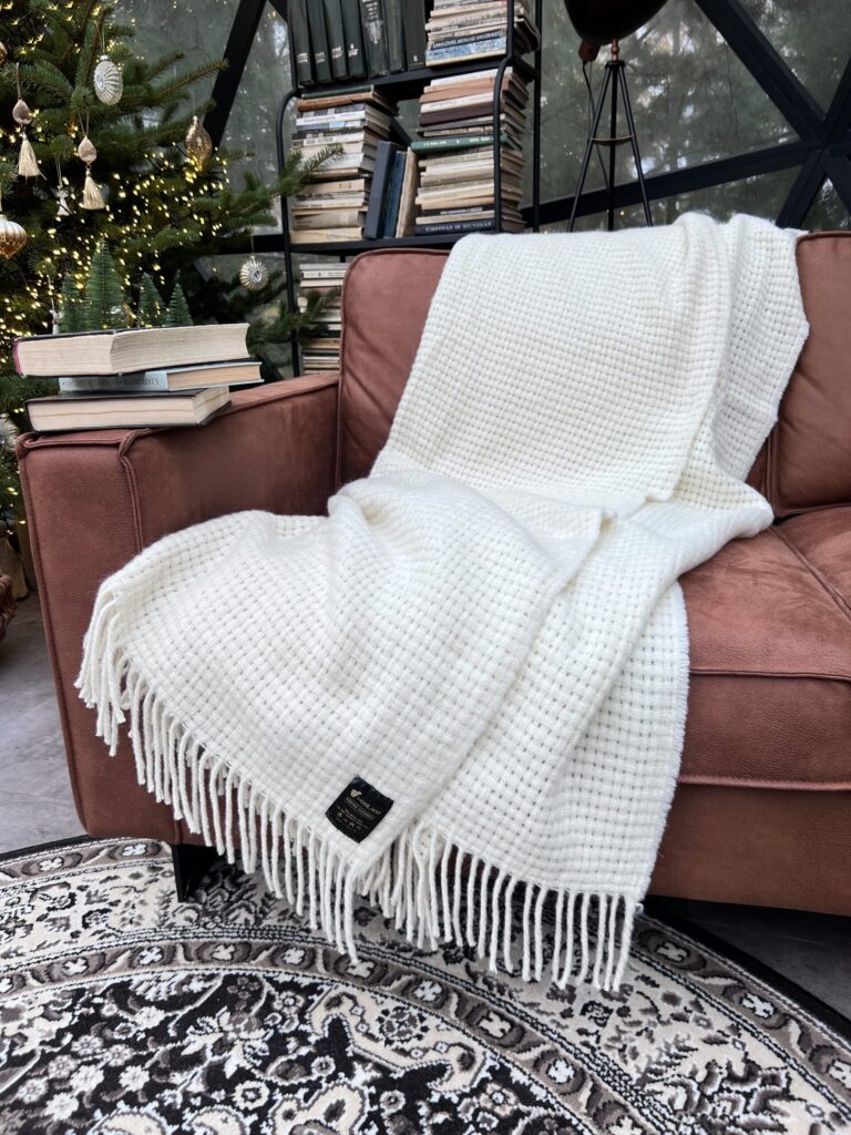 Plush Kids Blanket - Soft Merino Wool Throw for Ultimate Cozy Comfort