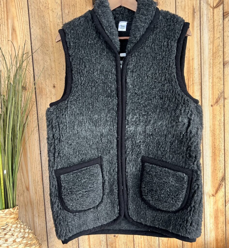 Merino Wool Vest – Unisex Cozy Fleece Style