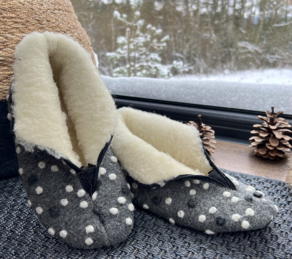 Polka Dot Merino Wool Slippers - Ultimate Comfort