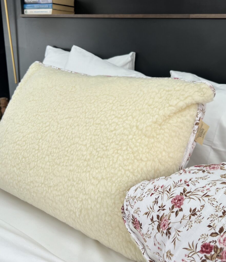 MERKYS Premium Sheep Wool Pillow – Cozy Elegance