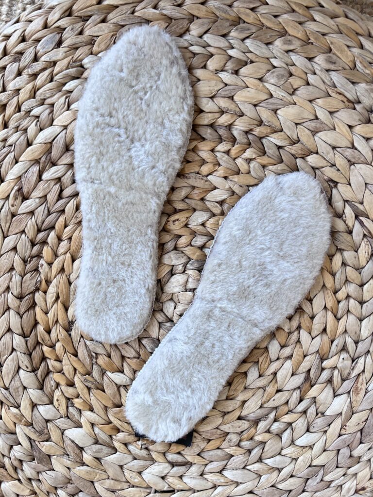 Luxurious Fur Insoles with Latex Cushion for Warmth & Comfort
