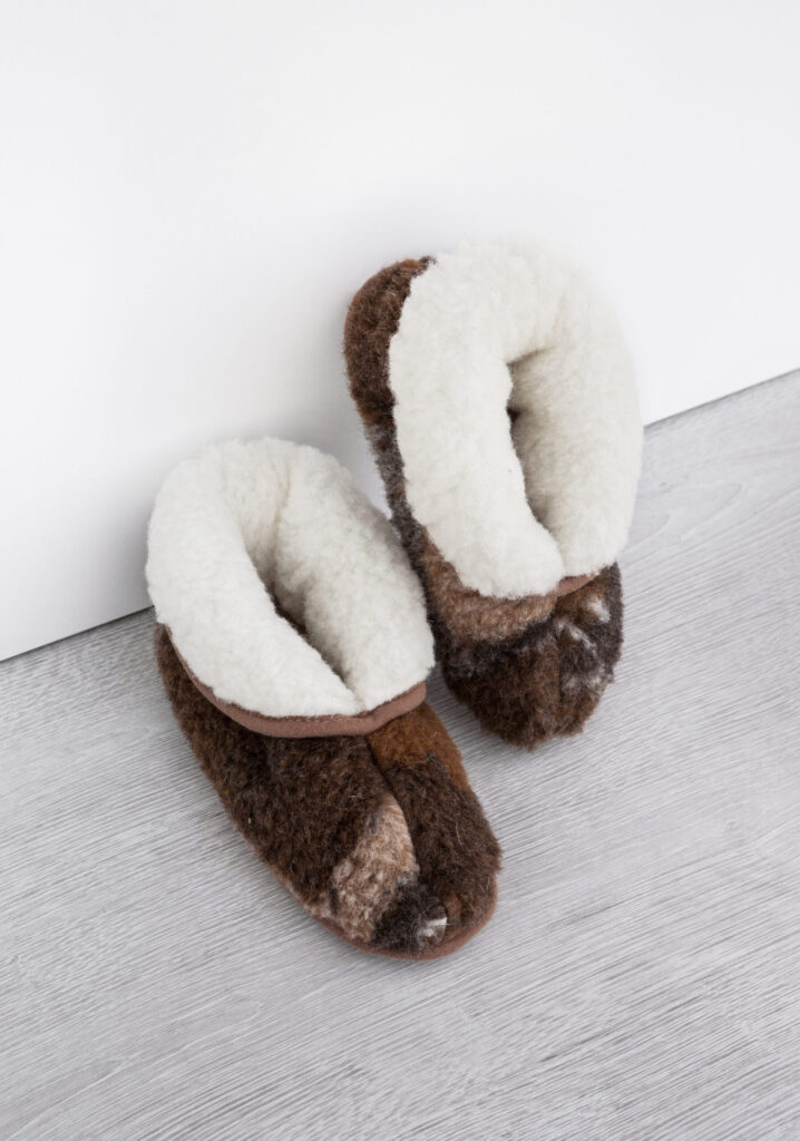 Merino Wool Slippers - Luxurious Brown Warmth & Comfort