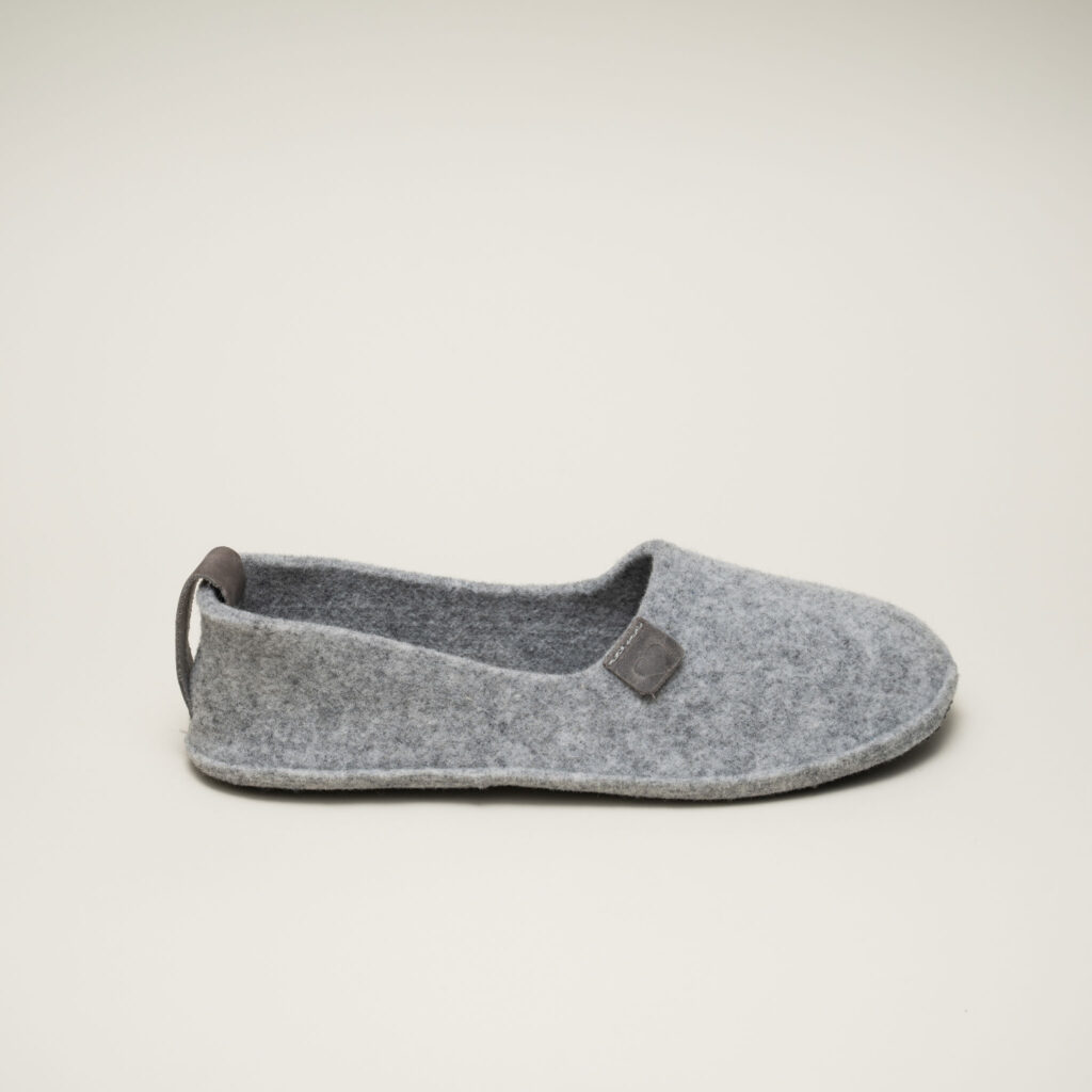 Grey natural wool rolled slippers - slippers TOKU