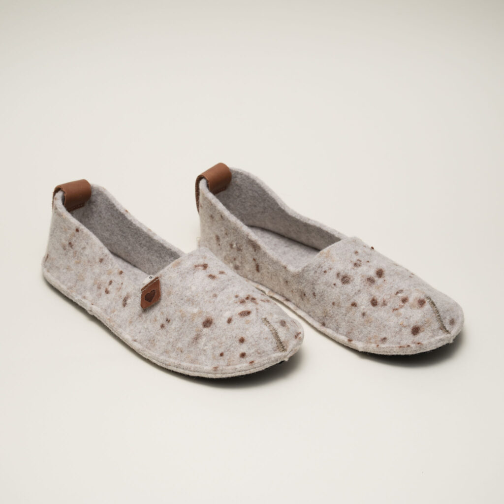 Brown natural wool rolled slippers - slippers TOKU