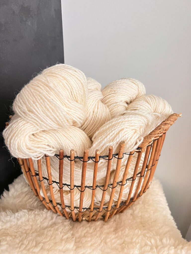 60% Siberian Husky Dog 40% Sheep's Wool WHITE 1kg