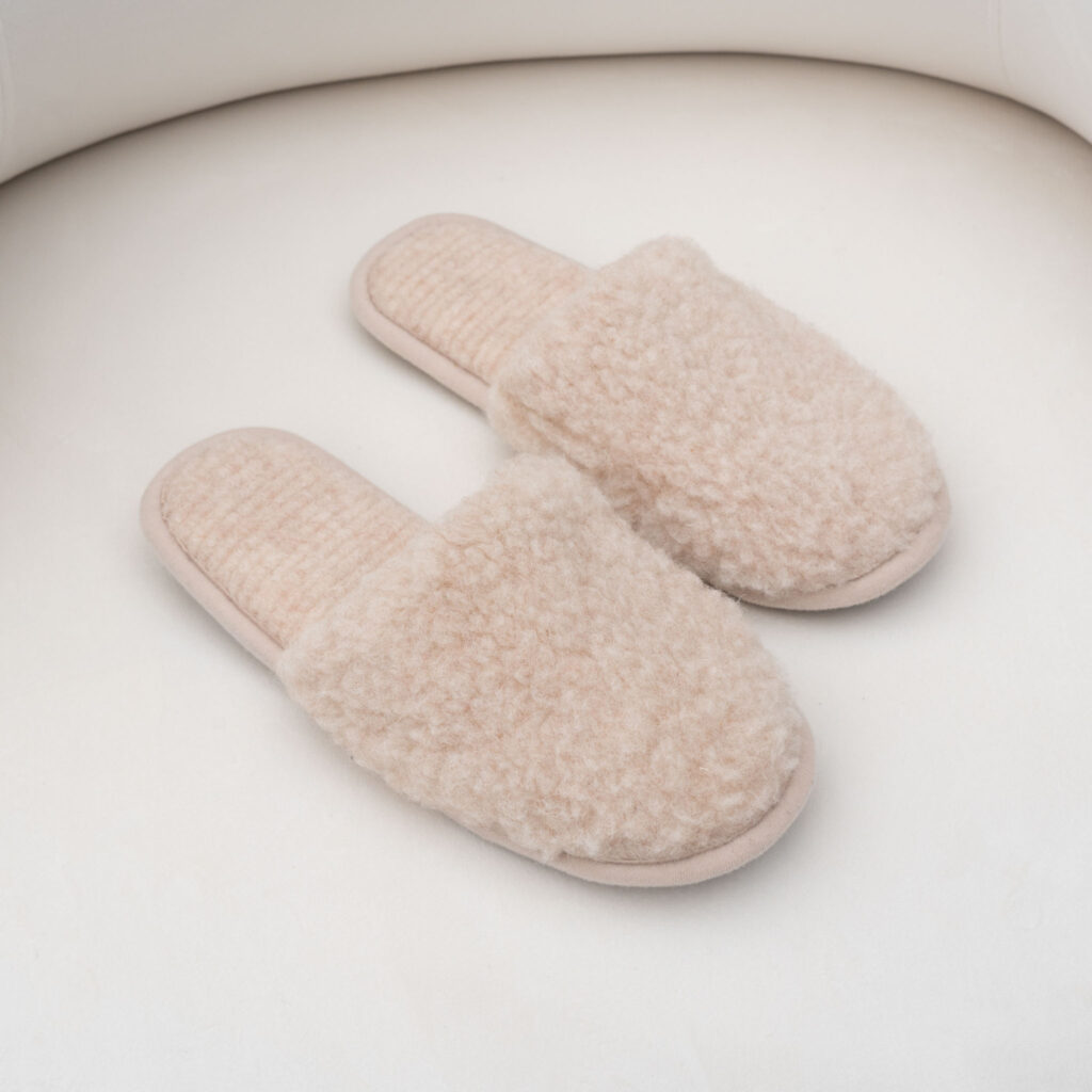 WOOLLAND Natural Merino wool slippers WHITE