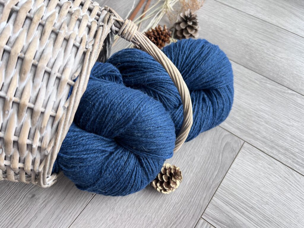 Natural sheep's wool yarn BLUE 0,5kg