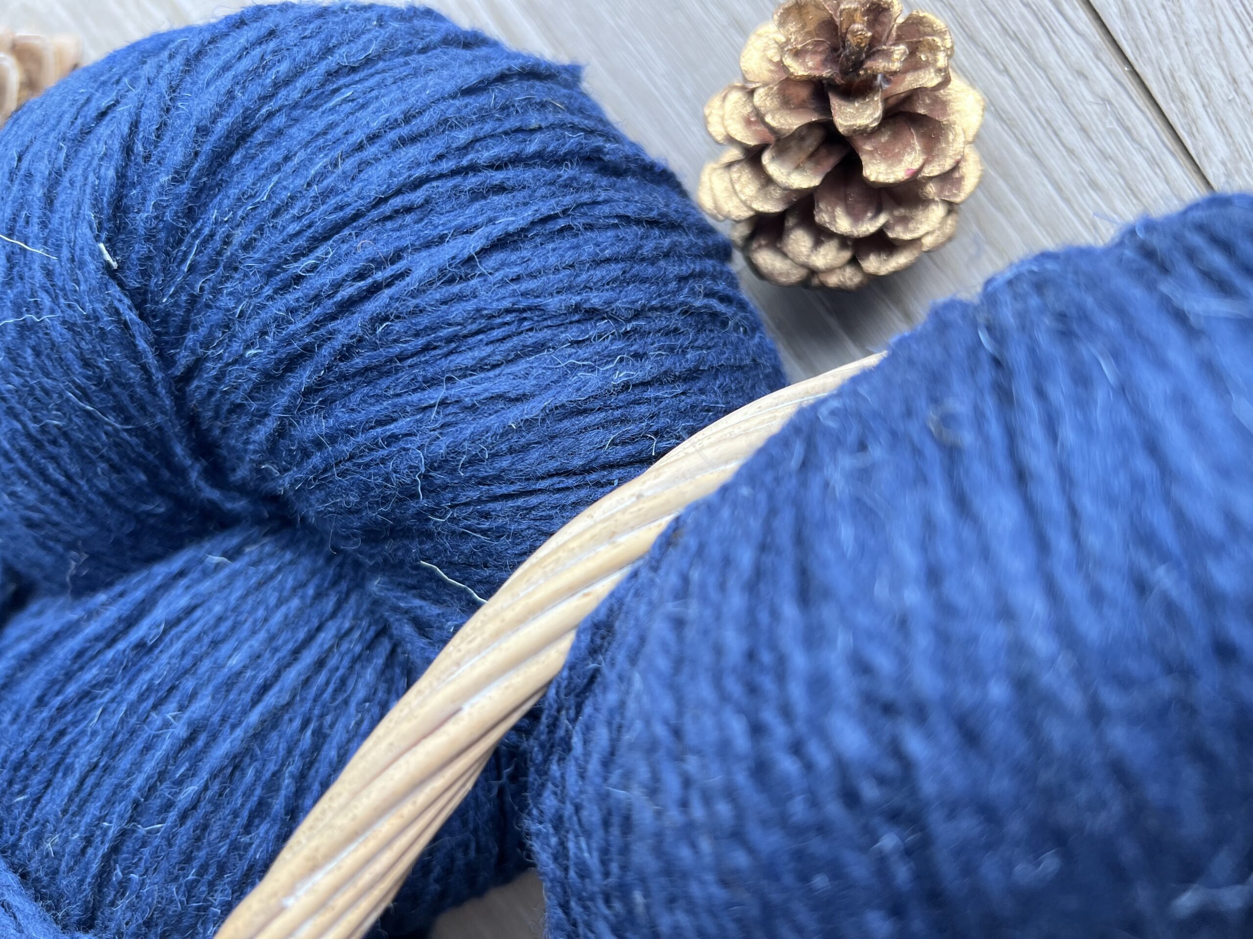 Natural sheep wool yarn DARK BLUE 0,5kg