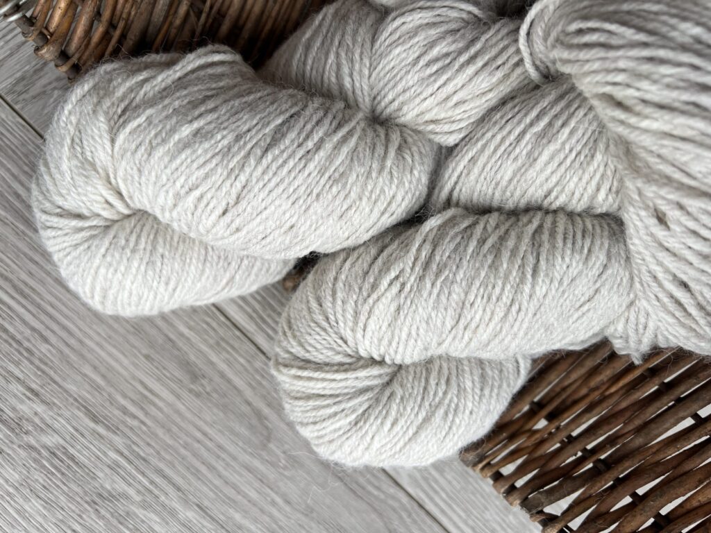 Cream alpaca wool yarn made in Lithuania 100 gr.