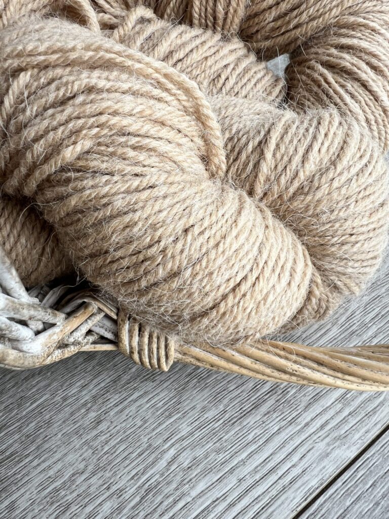 Beige alpaca wool yarn made in Lithuania 100 gr.