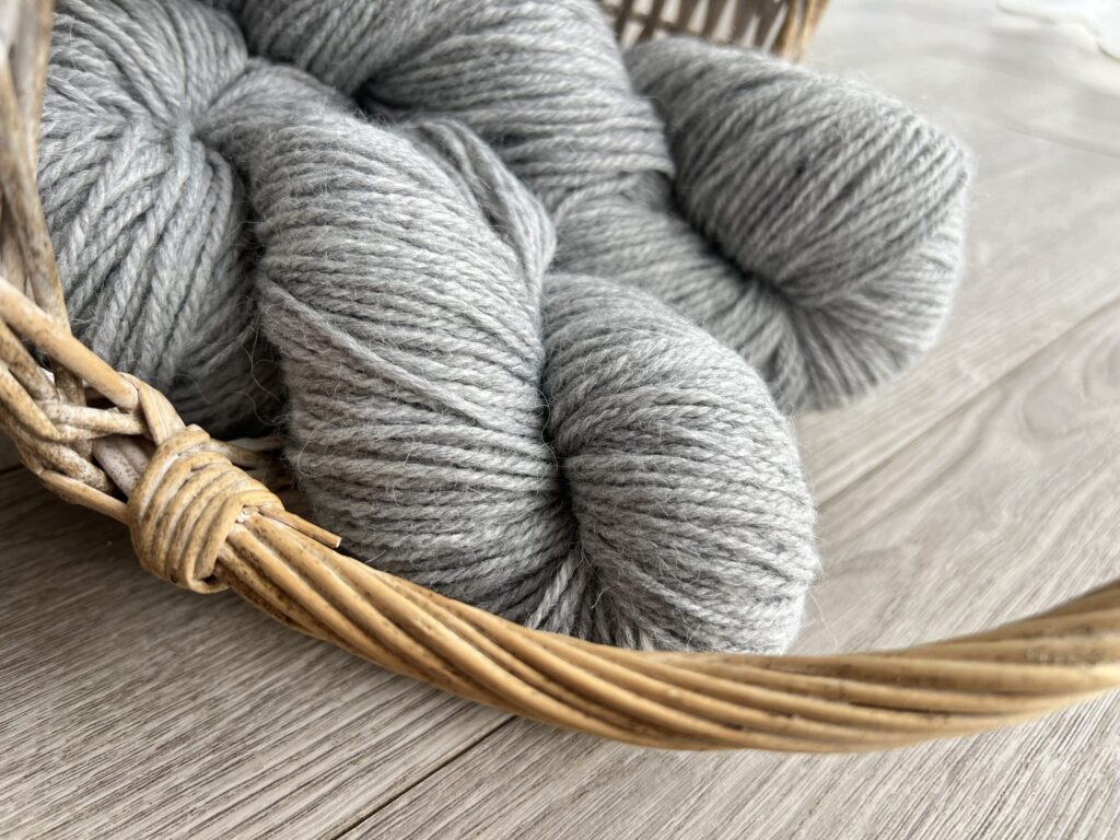 Grey alpaca wool yarn made in Lithuania 100 gr.