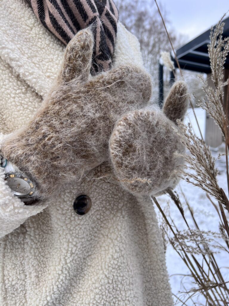 Dog wool mittens BROWN