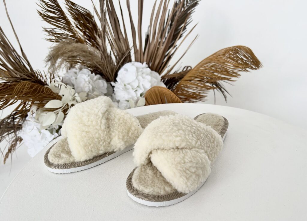 Natural pure MERINO slippers