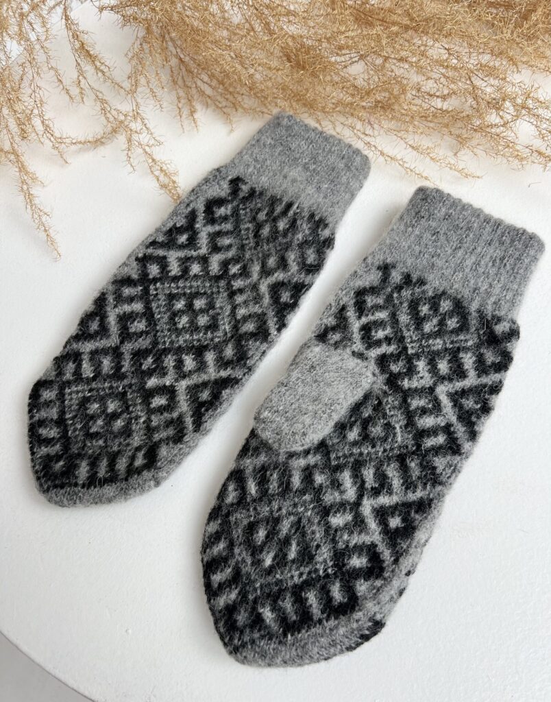 Men's merino wool mittens PILKOS