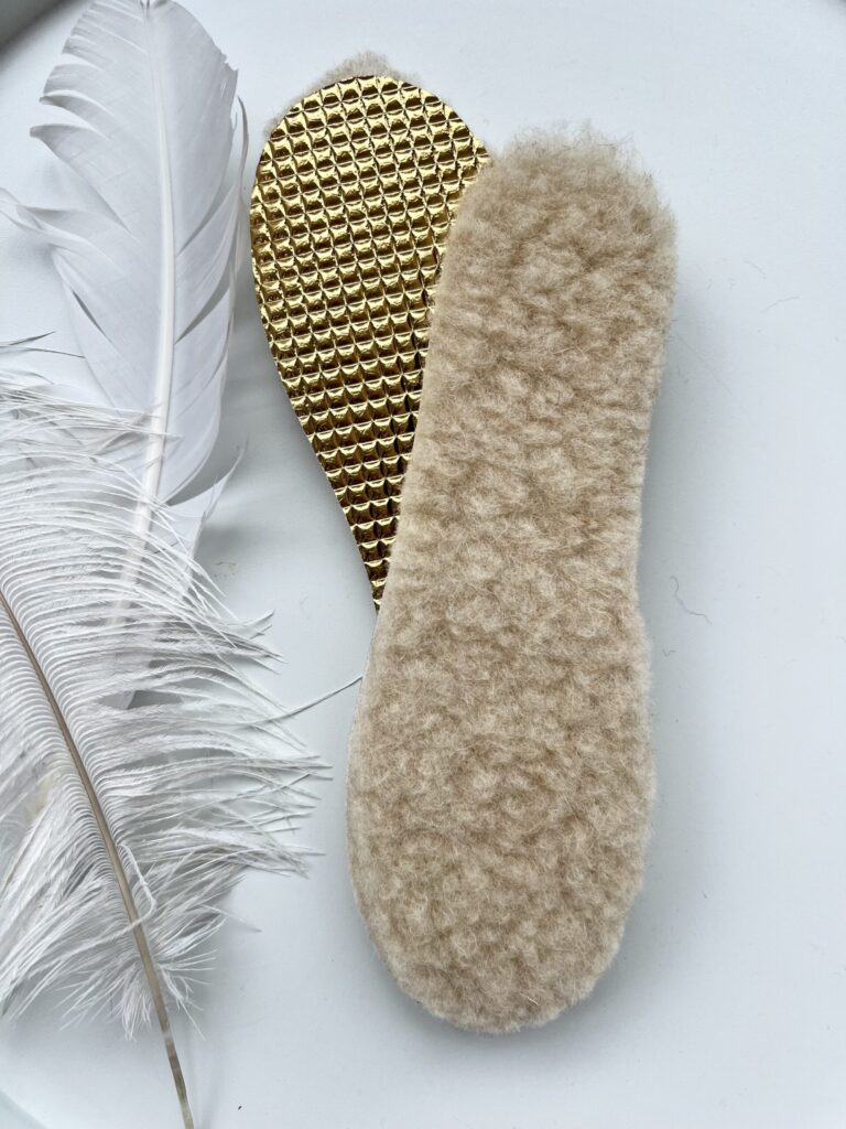 Natural pressed wool insoles with foil