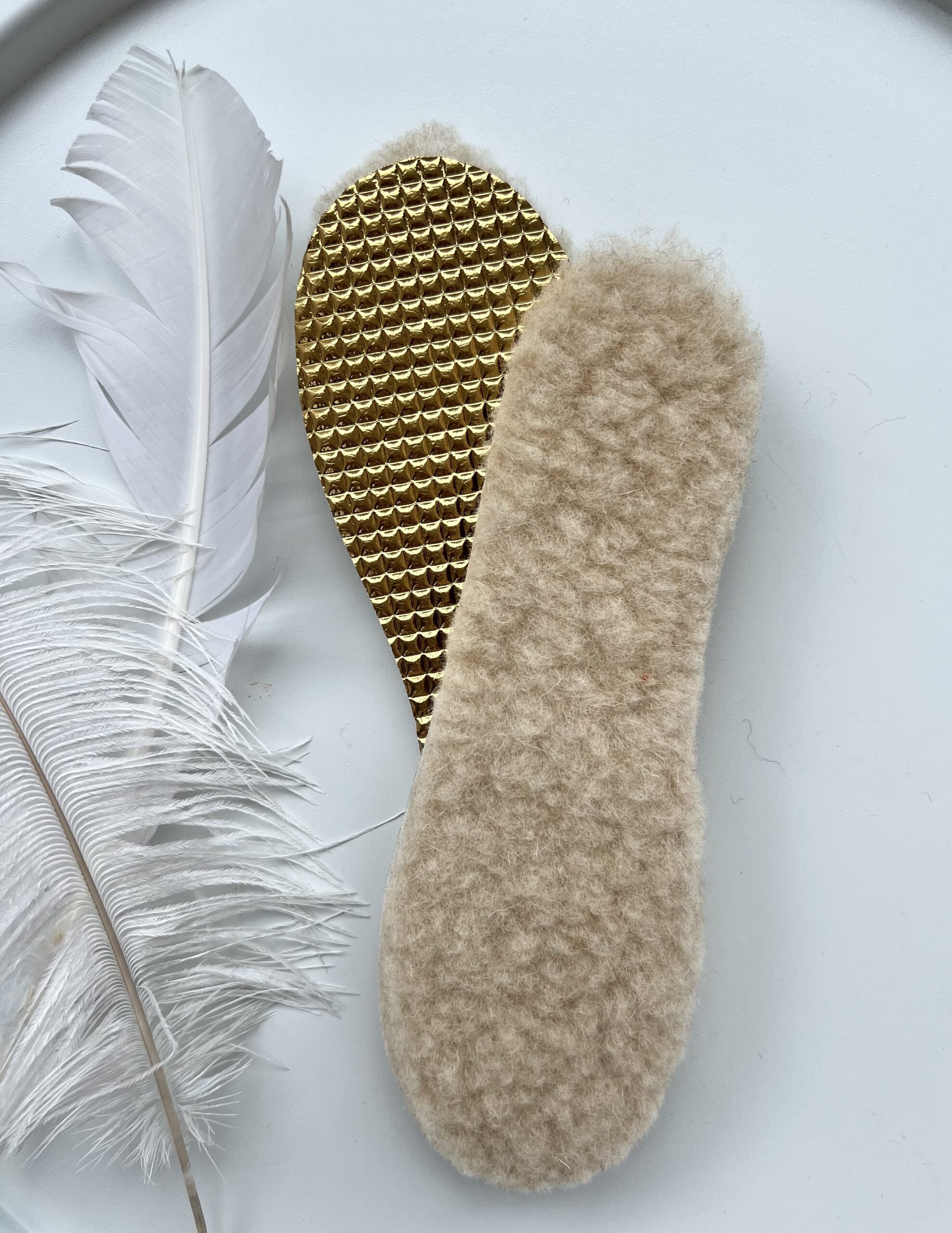 Natural pressed wool insoles with foil