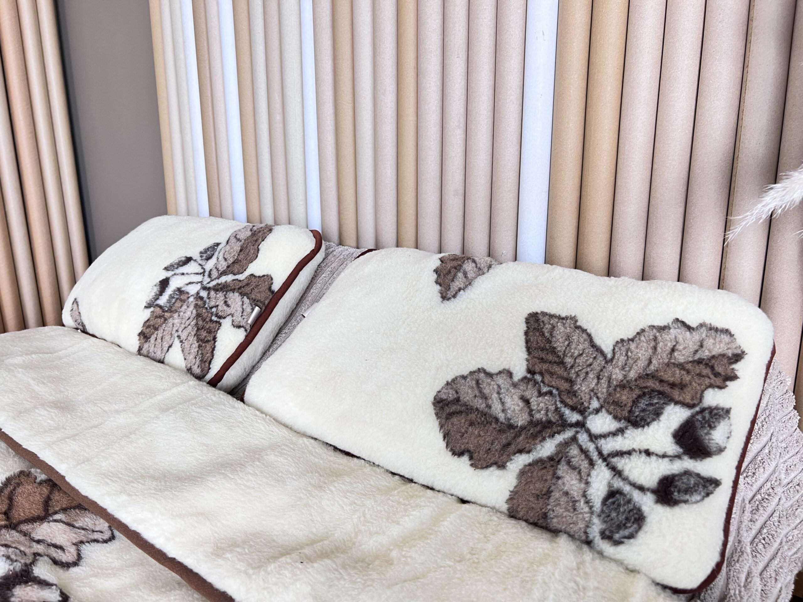 Natural Merino wool pillow OAK