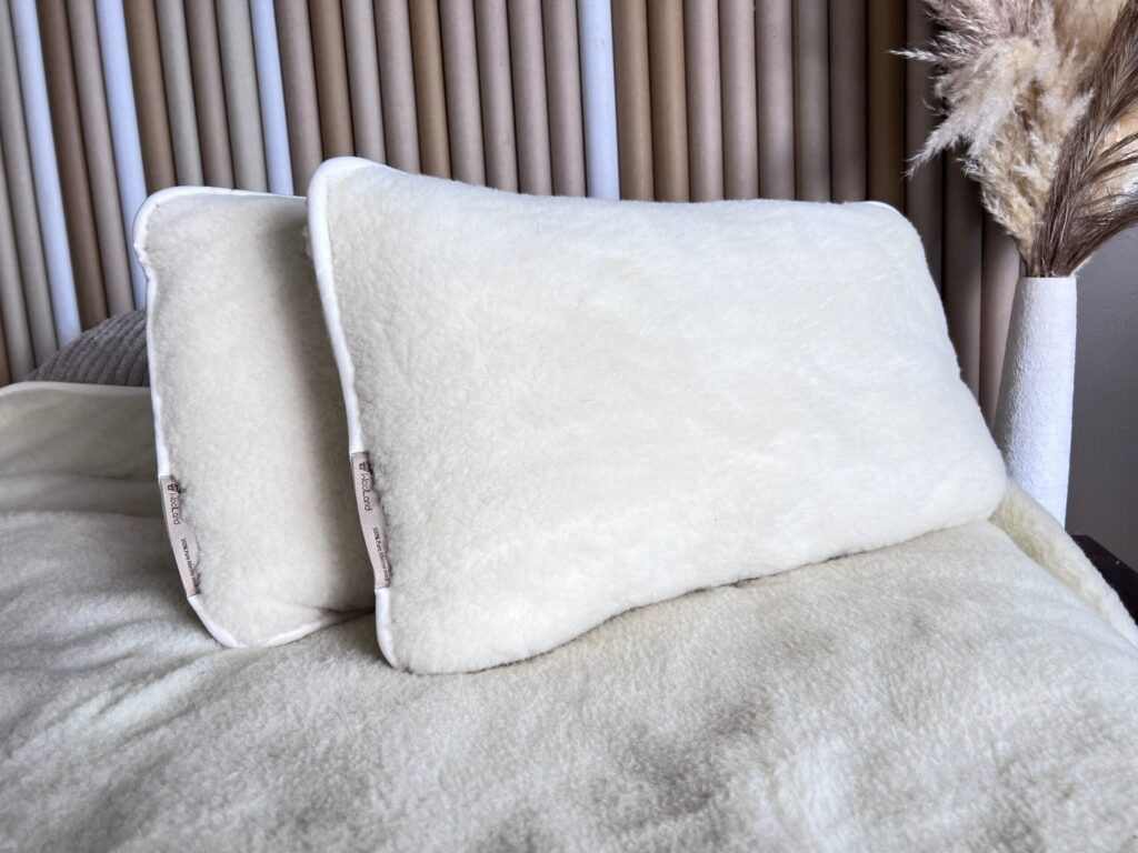 Natural Merino wool pillow