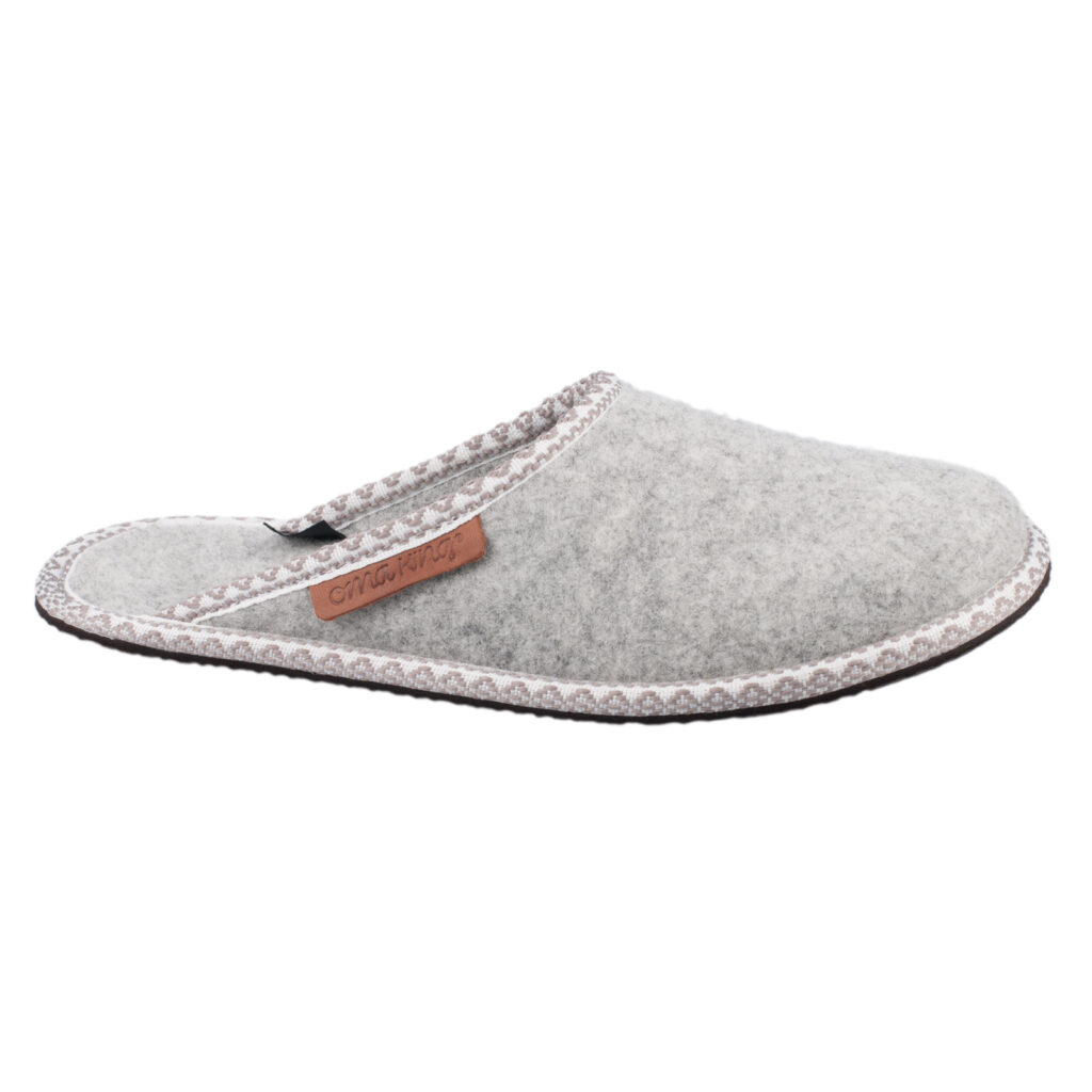 MUSTJA grey natural wool felt slippers