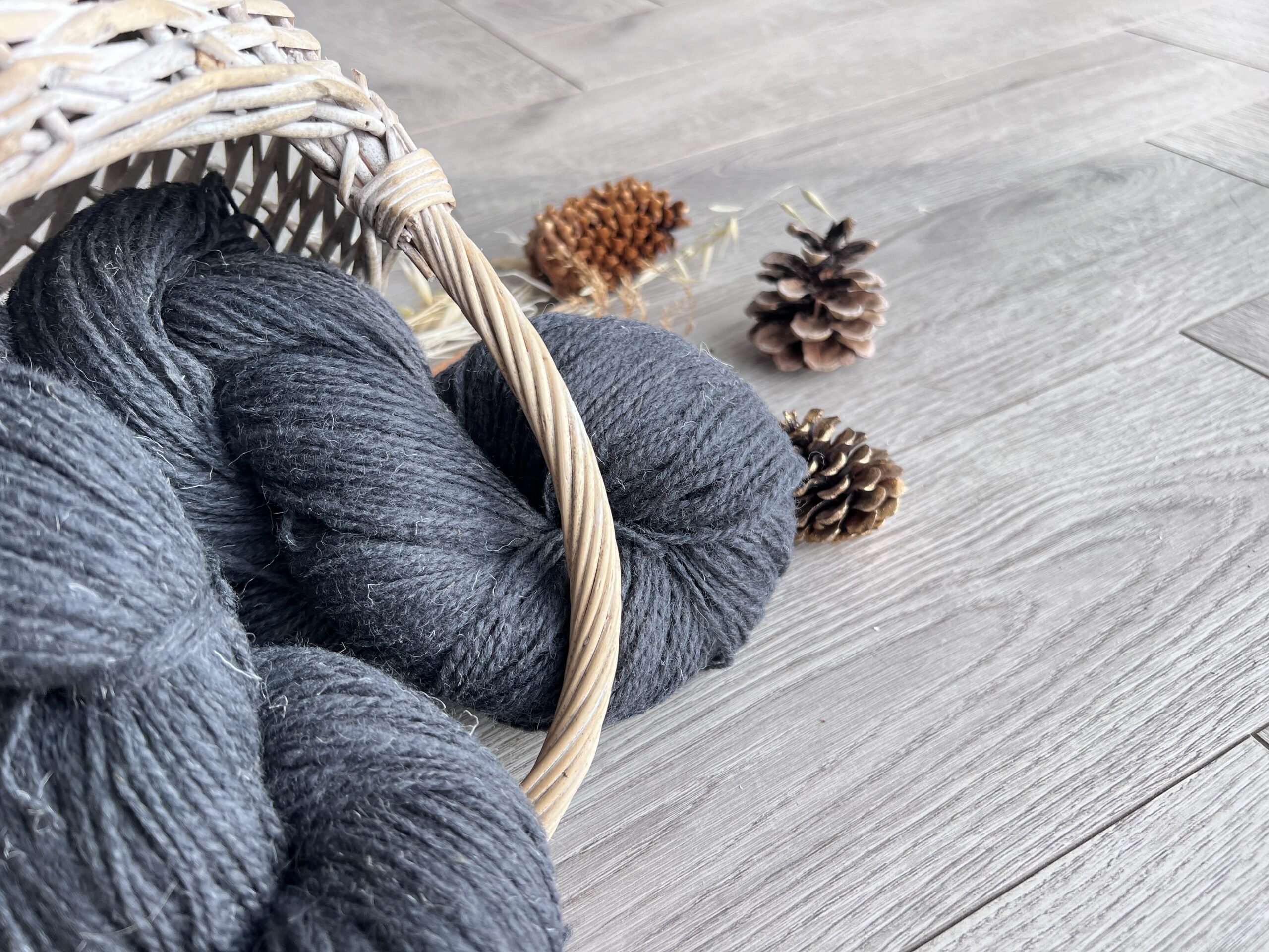 Natural sheep's wool yarn TAMSI FOAM 0,5kg