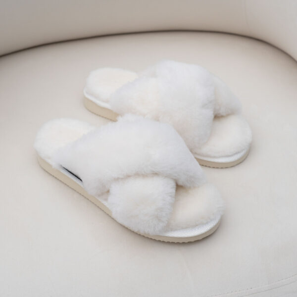 WoolLando women's natural fur white open slippers