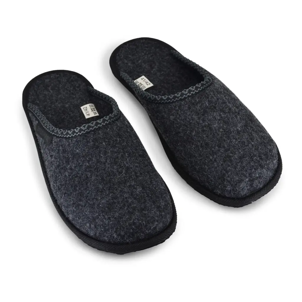 WoolLando natural wool felted slippers MUSTJA