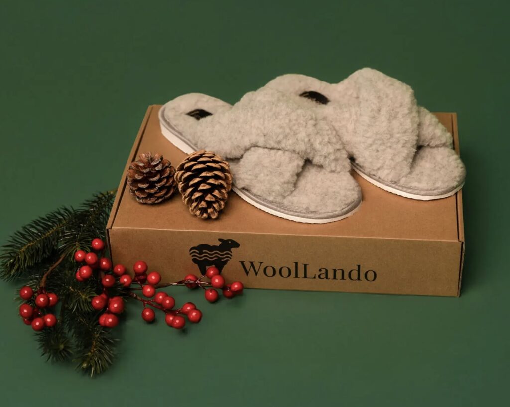 WoolLando natural merino wool grey open toe slippers