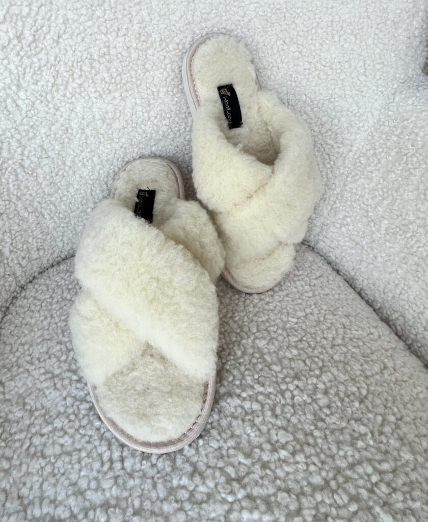 WoolLando natural merino wool white open slippers