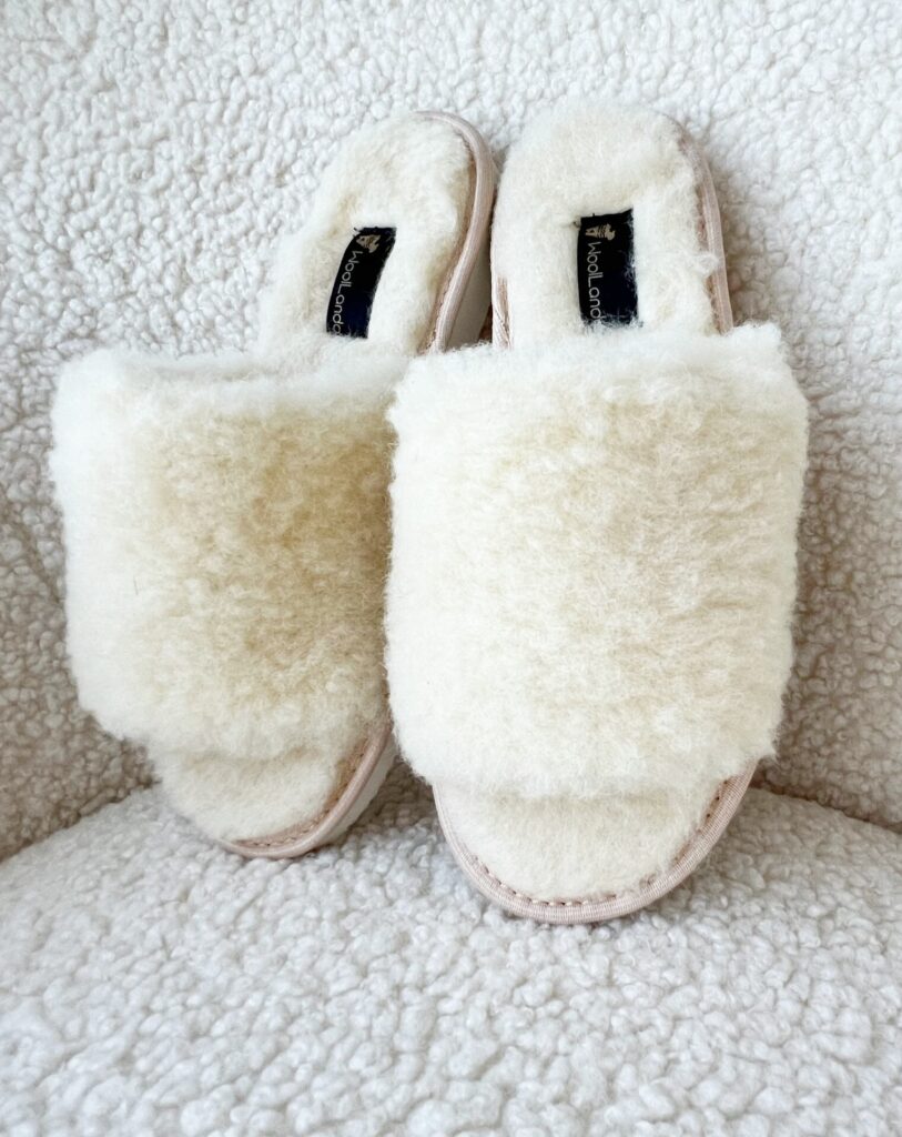 WoolLando natural merino wool white slippers