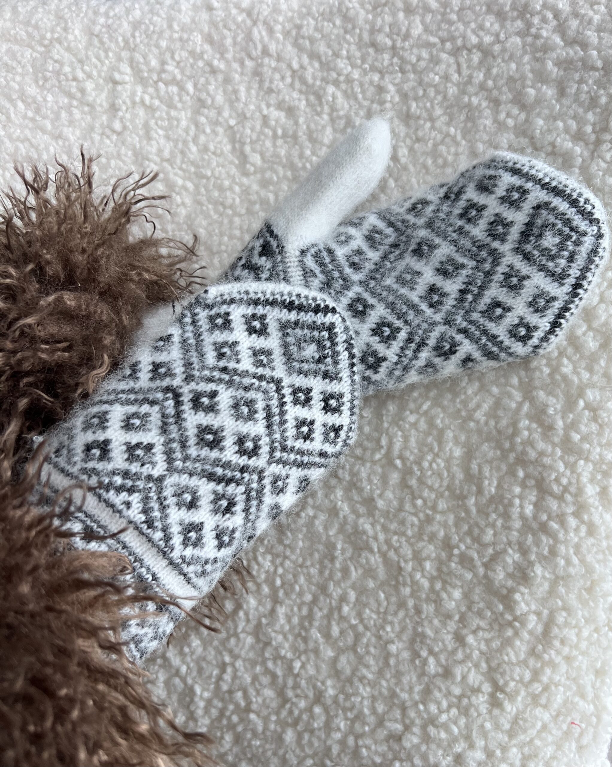 Women's merino wool mittens ŠERKŠNAS