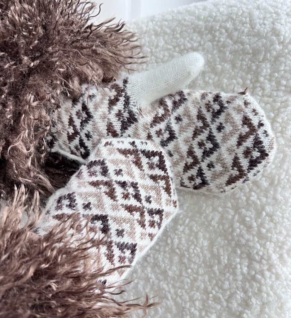 Women's merino wool mittens SNAIGĖS