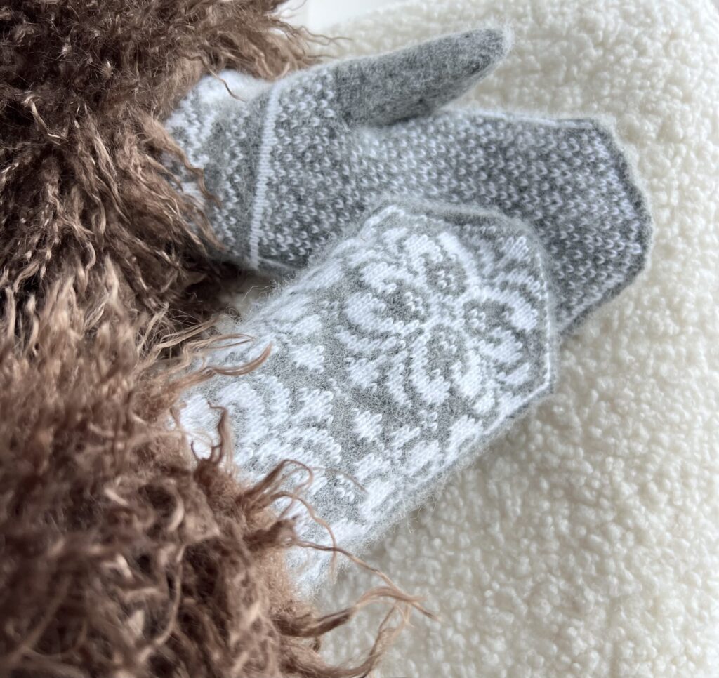 Women's merino wool mittens SNAIGĖS