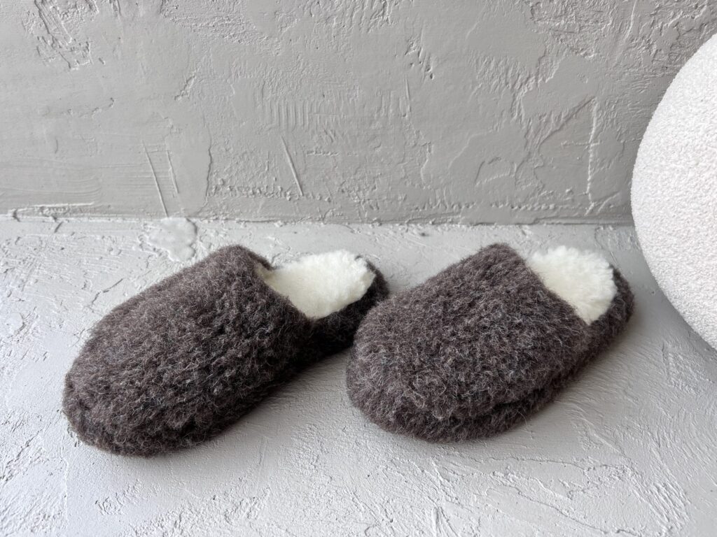 WoolLando natural merino wool slippers Lazdynas