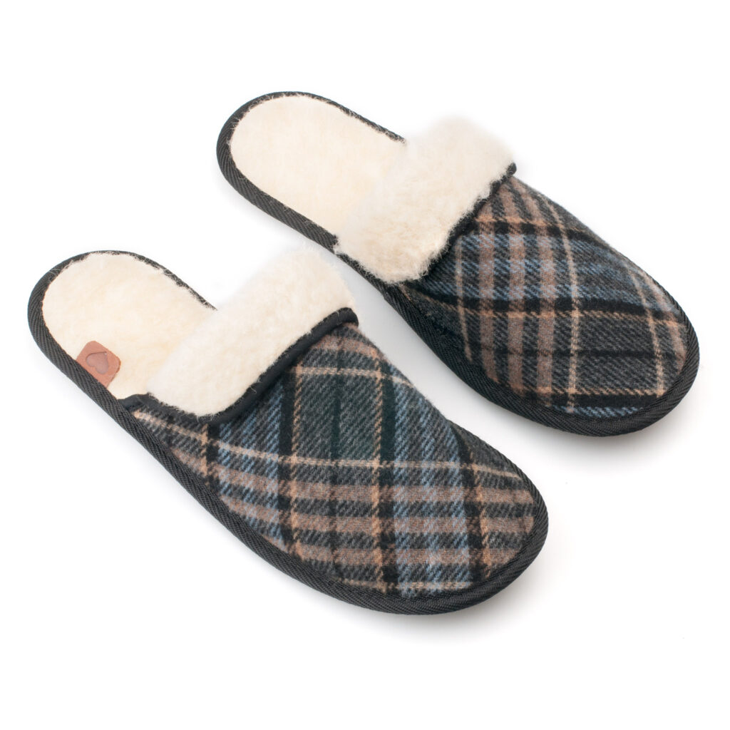 Light grey natural wool rolled slippers - slippers TOKU