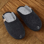 Black natural wool felted orthopaedic slippers TOKU