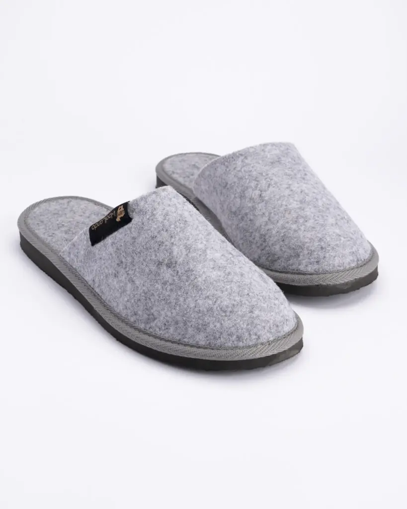 WoolLando men’s felted slippers made of natural wool – SHADOW