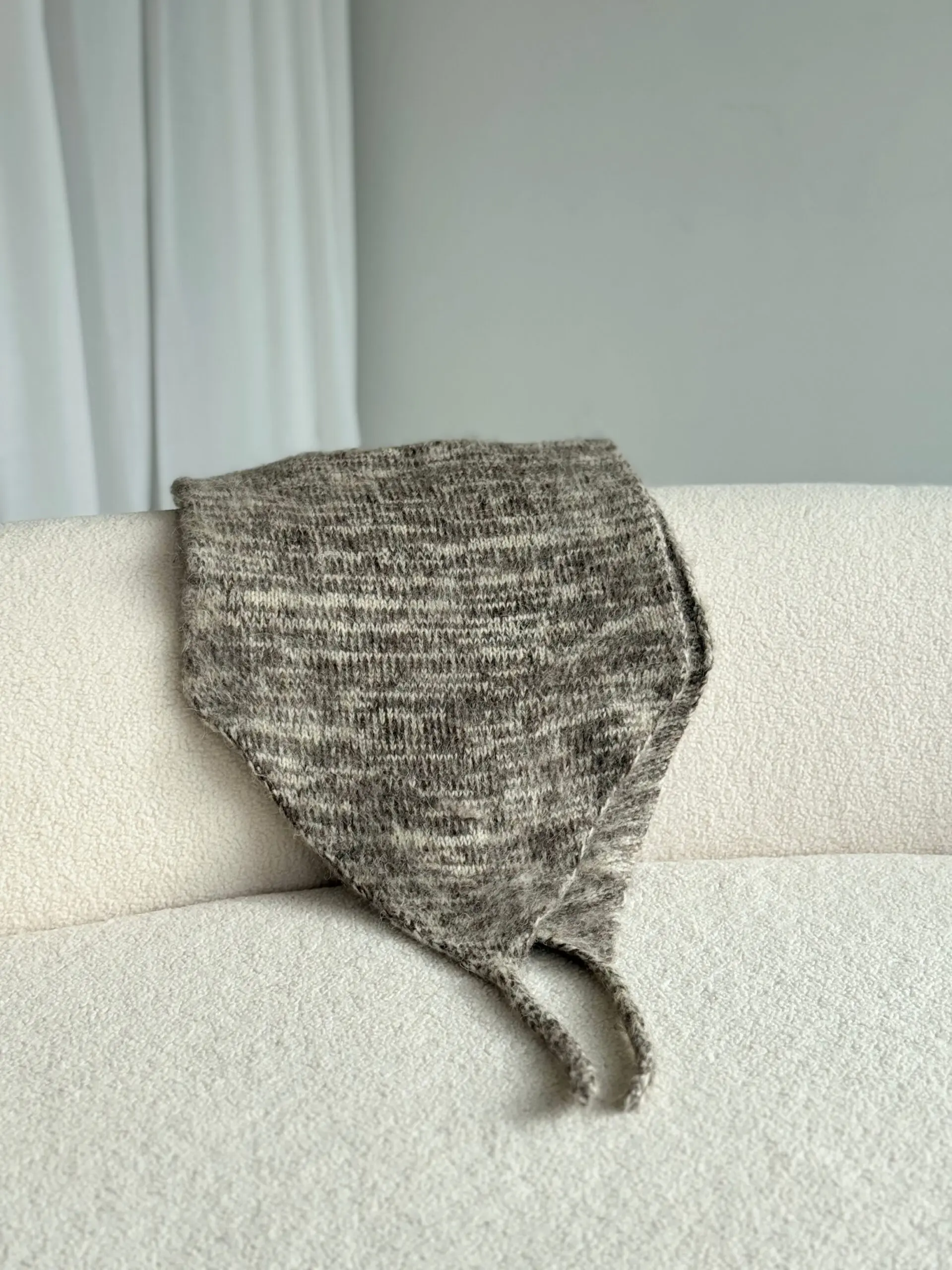 Waist belt for pain relief, made of 100% dog wool