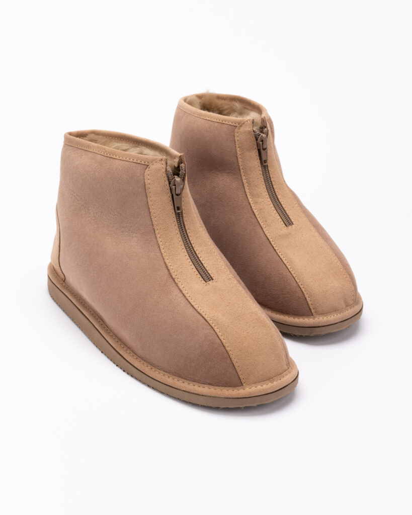 WoolLando men’s brown suede leather boots with natural fur TONAS