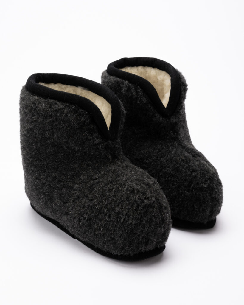WoolLando natural merino wool ankle boots – slippers SMILTIS