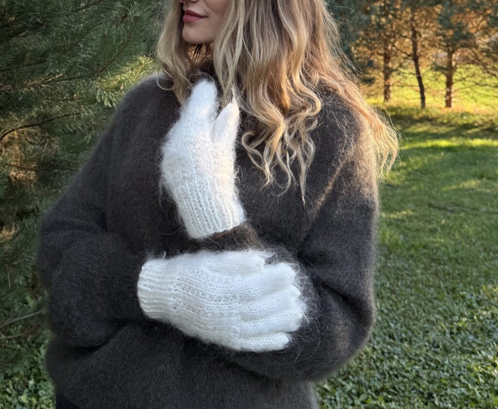Women’s white angora wool gloves AIVA