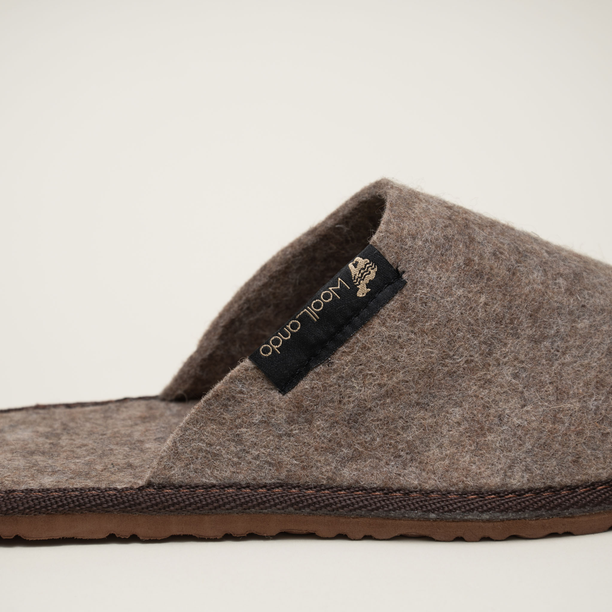 Slip-on light brown felted slippers LINAS, WoolLando