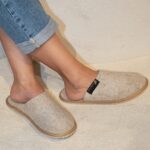 Slip-on felt slippers BEIGE, WoolLando