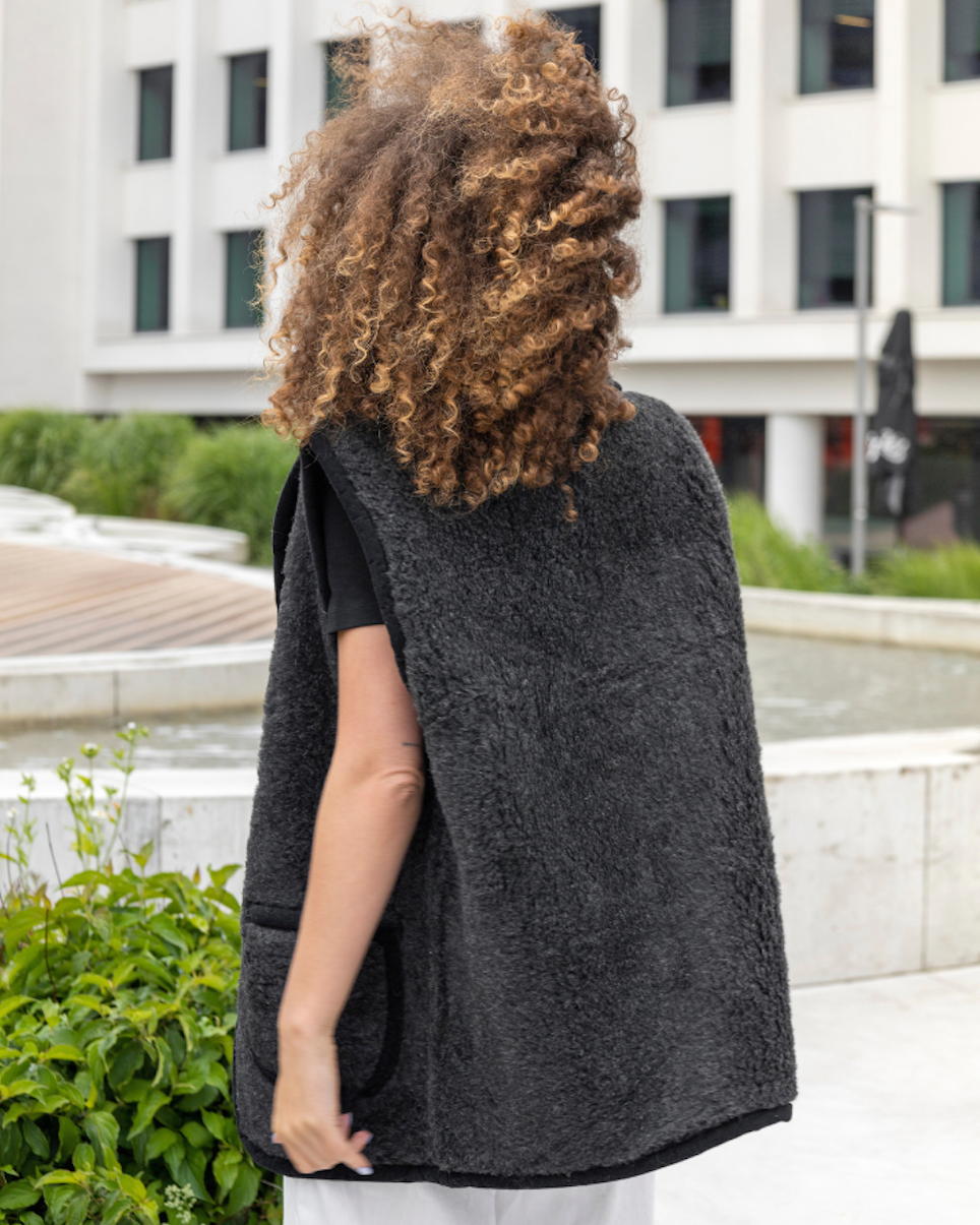 Dark grey Merino wool vest “unisex”, WoolLando