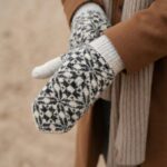 Men’s merino wool mittens TRUFFLE, WoolLando