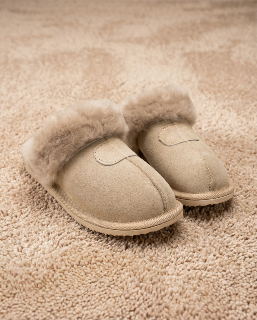 Women's natural fur slip-on slippers RASA, WoolLando