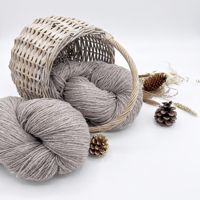 Sheep wool yarn 1 kg – LIGHT GREY, WoolLando