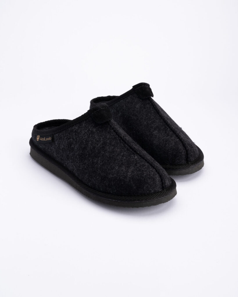 Slip-on black felted slippers CARBON, WoolLando